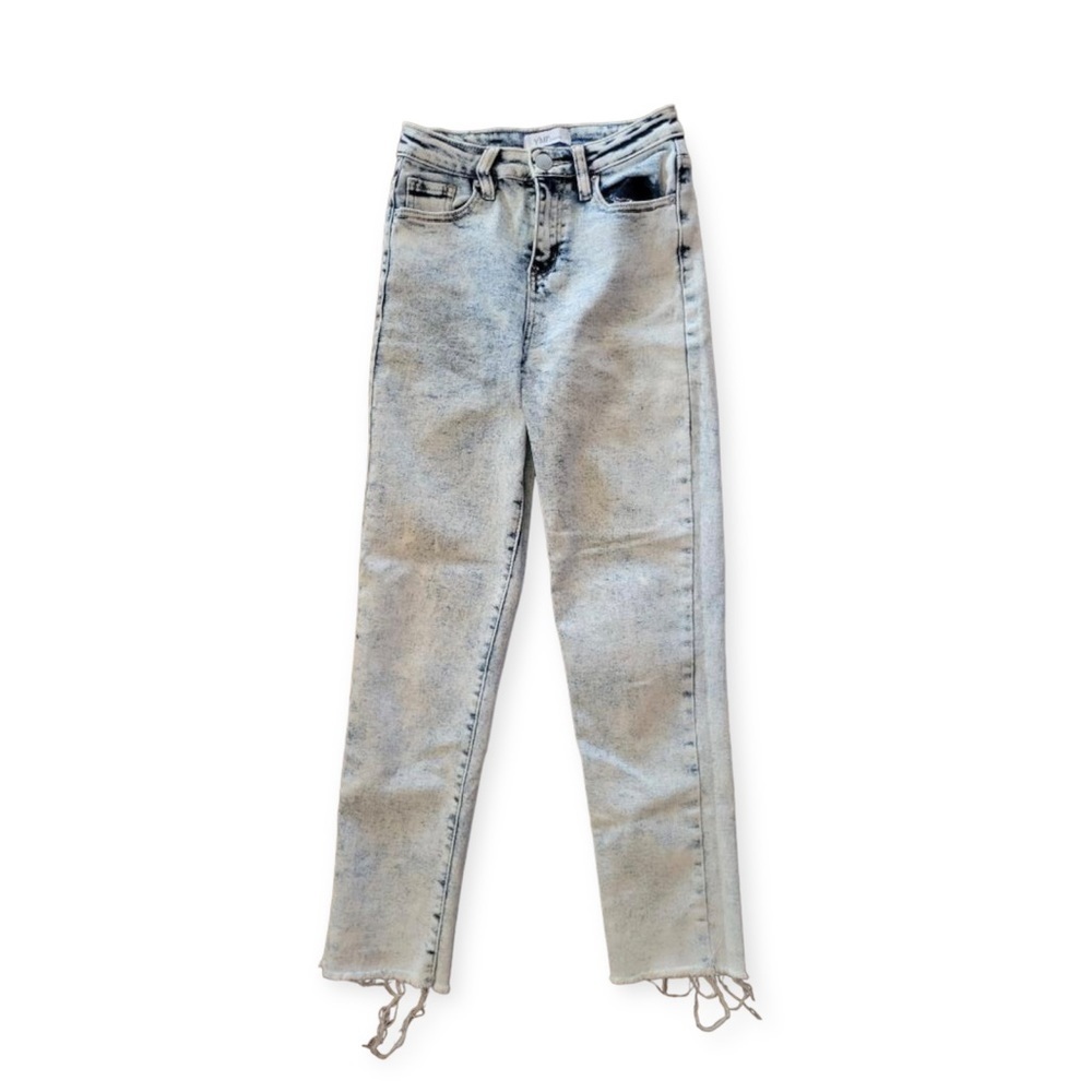 YMI Dream jeans Size 3 / 26 stone wash distress hem